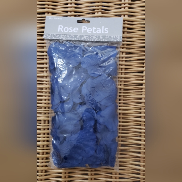 Other - NWT 200 Blue Rose Petals